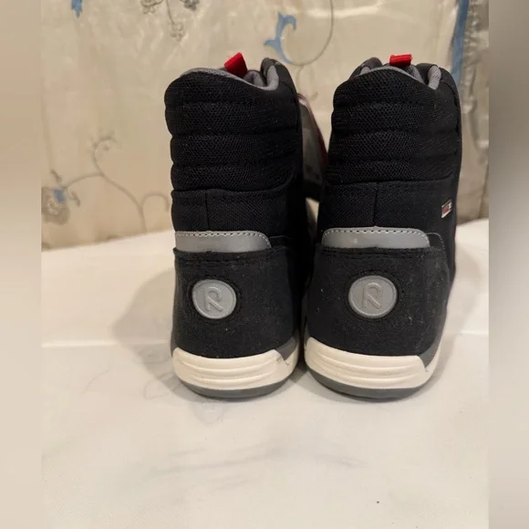 Stylish Black Ankle Boots - Picture 5 of 9